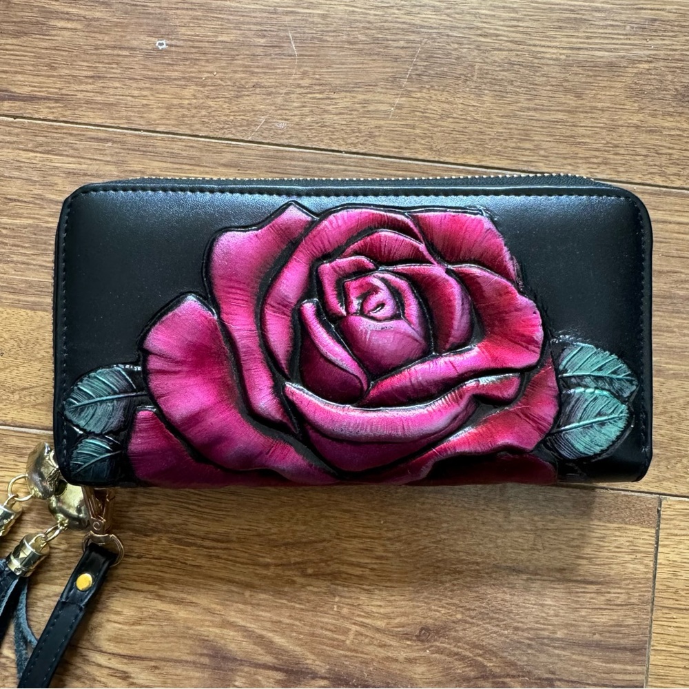 Rose Wallet - Picture 2 of 11